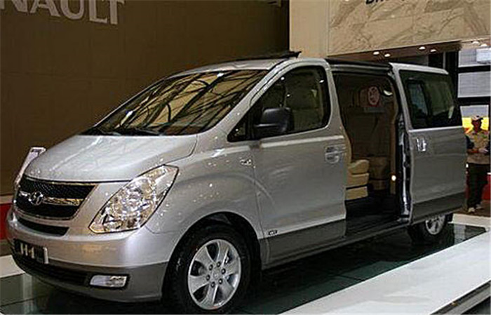 现代H1款7座车.jpg