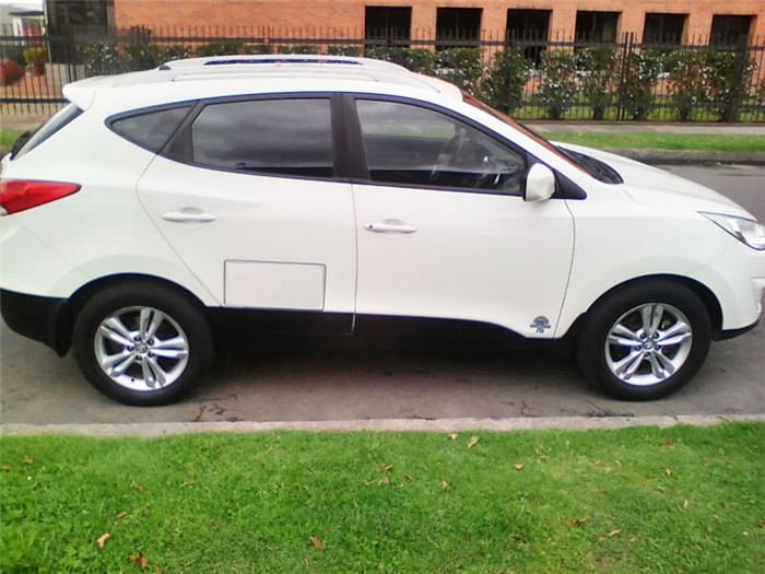 5座HYUNDAI TUCSON.jpg