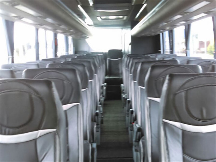 40座Bus-内.jpg