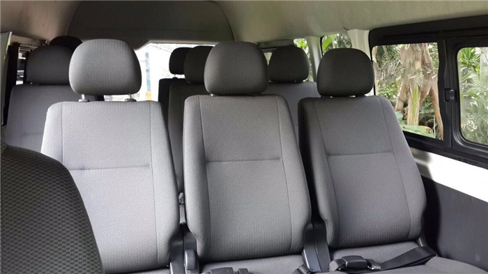 Toyota Hiace 15座車2.jpg