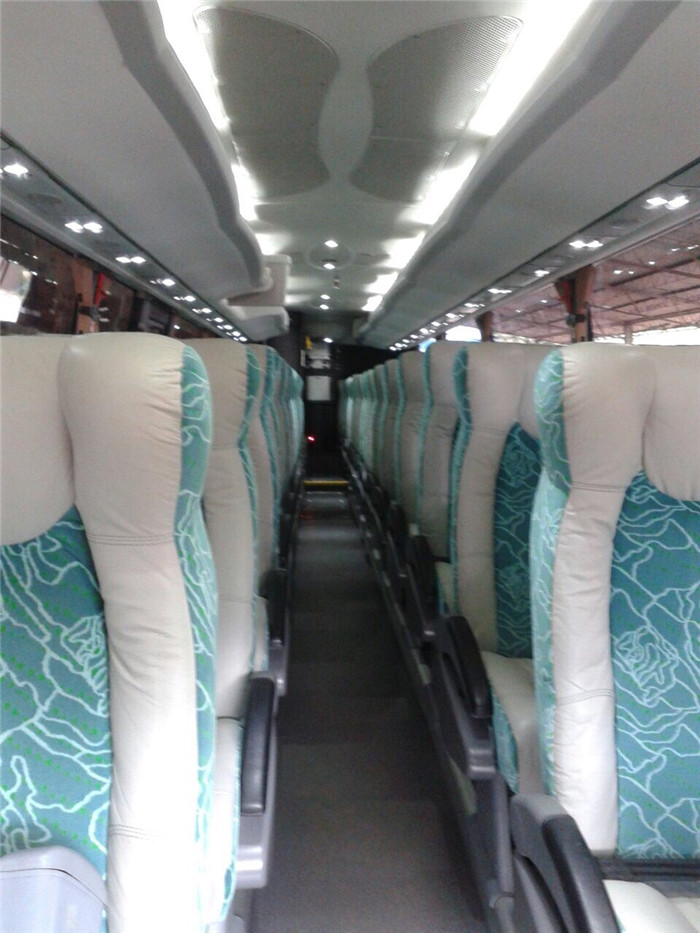 52座大巴 bus 3.jpg