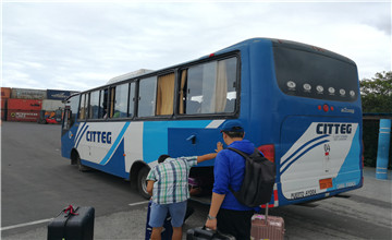 厄瓜多热40-45座旅游用车