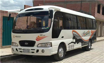玻利维亚24座旅游车