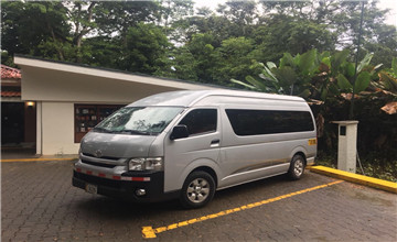 哥斯达黎加15座旅游车