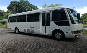 哥斯达黎加22座旅游车